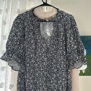 GAP Black and White Floral Top